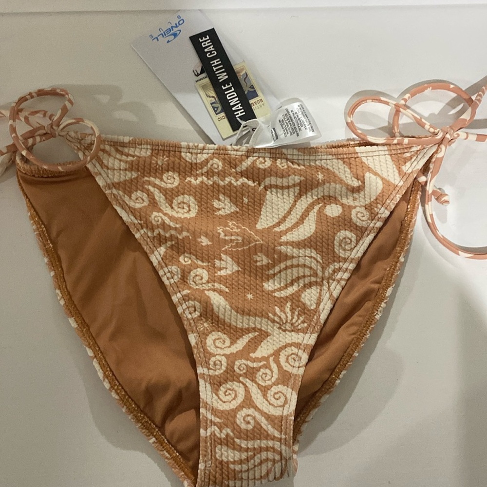 New with tags size L O’neill bikini tie bottom